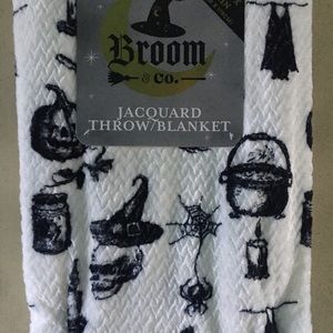 Broom & Co. Jacquard throw/blanket